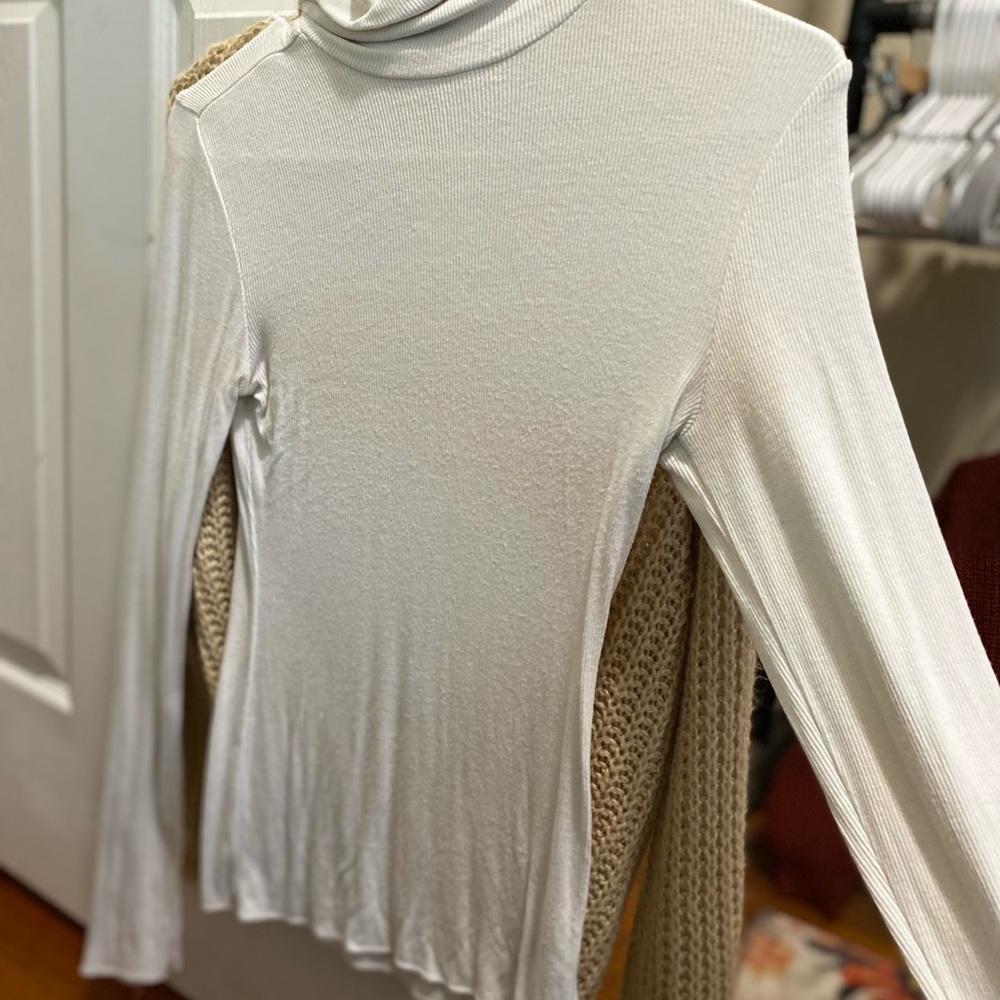 Wild fable white long sleeve ribbed turtle neck